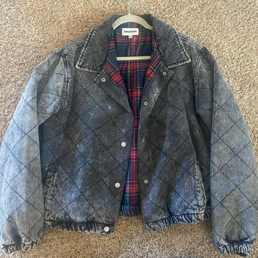 VIGOSS quilted black jean jacket - size L Like New